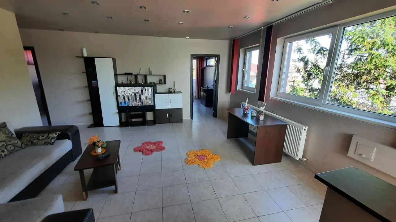 Spacious, Modern Condo In New Villa - Sleeps 6 Bucharest 0*,