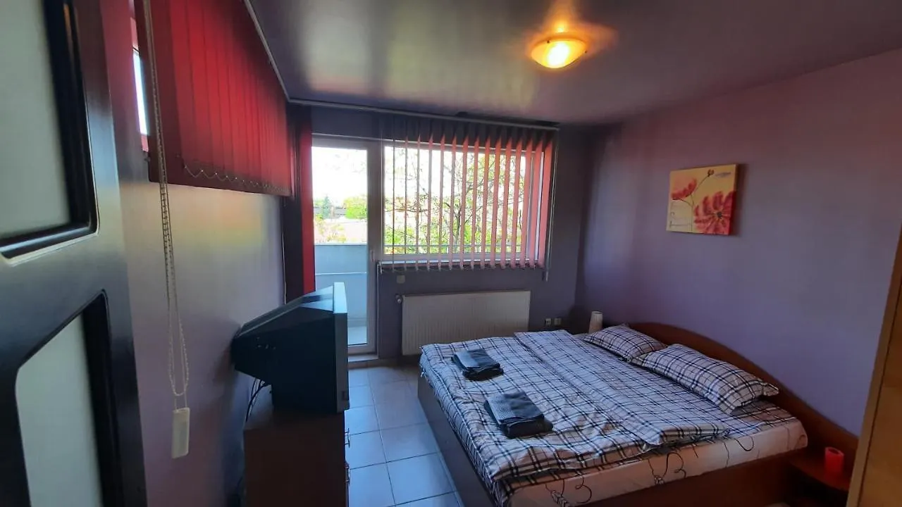 Spacious, Modern Condo In New Villa - Sleeps 6 Bucharest