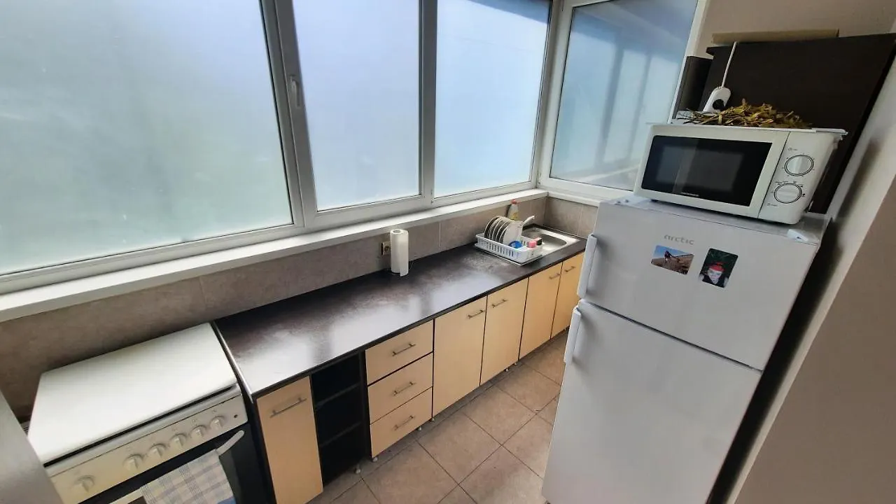 Spacious, Modern Condo In New Villa - Sleeps 6 Bucharest
