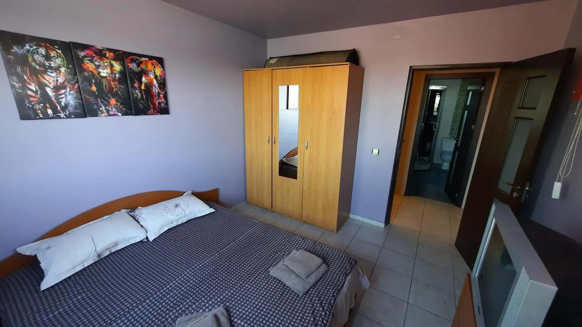 Apartment Spacious, Modern Condo In New Villa - Sleeps 6 Bucharest Romania