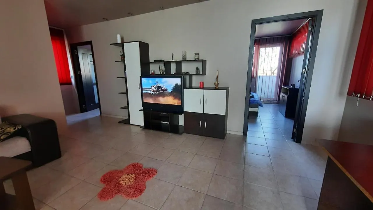 Apartment Spacious, Modern Condo In New Villa - Sleeps 6 Bucharest