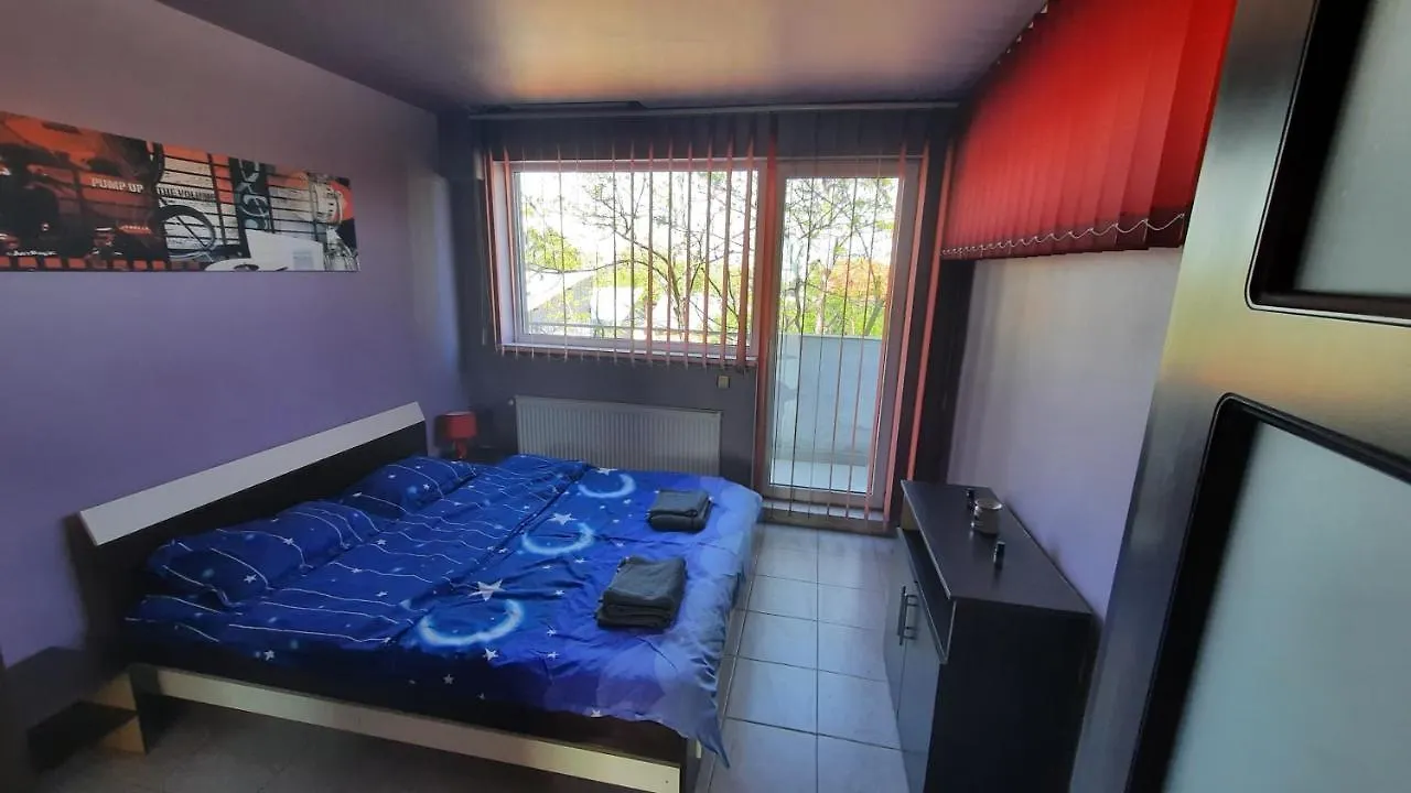 Spacious, Modern Condo In New Villa - Sleeps 6 Bucharest Apartment